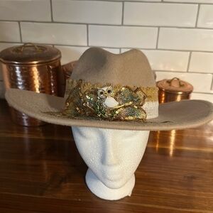 Rubi hand made hat. Hat is by rubi. Everything else by me. Everyone loves owl